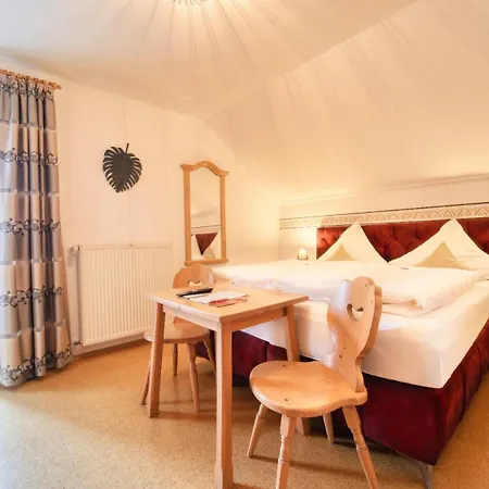 Hirschenstein Hotel 4*