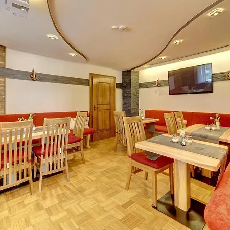 Hotel Hirschenstein 4*