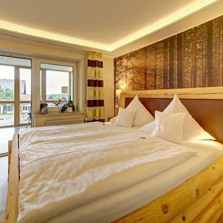 Hirschenstein Hotel 3*